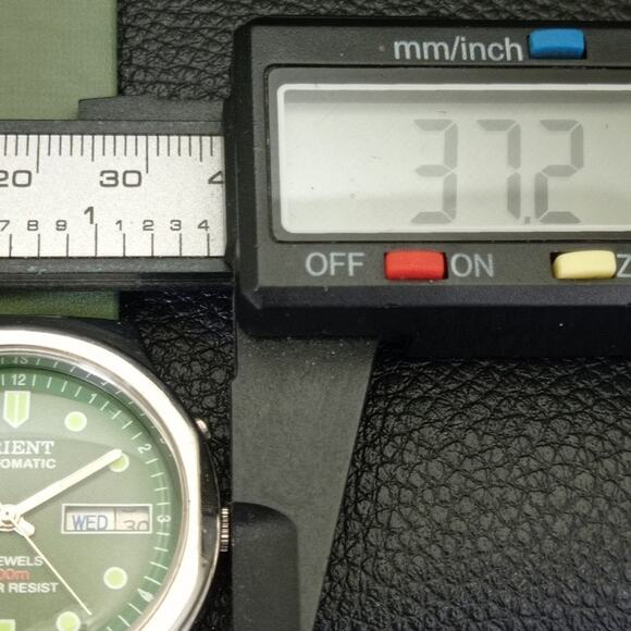 Vintage 1991 Orient Automatic Mens Silver Watch W/daydate & Green accents - Picture 7 of 10